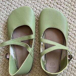 Softstar Primal Merry Jane size 9 light green NEW (Softstar size 8U)